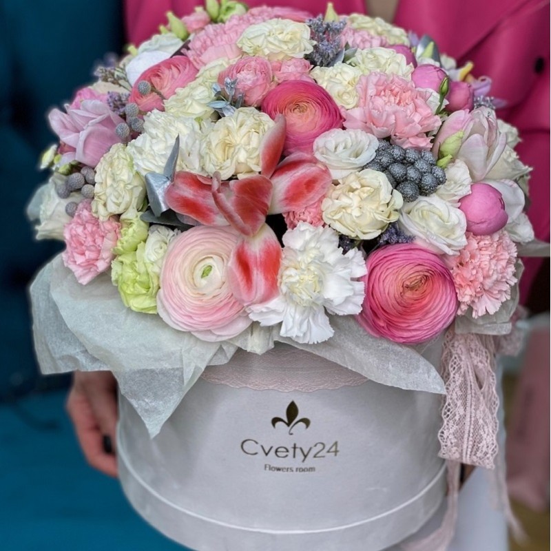 Шляпная бархатная коробка с цветами "Богема"